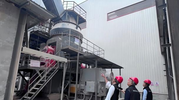 Nhà máy nghiền bentonit dùng máy nghiền con lăn đứng LM tại Indonesia