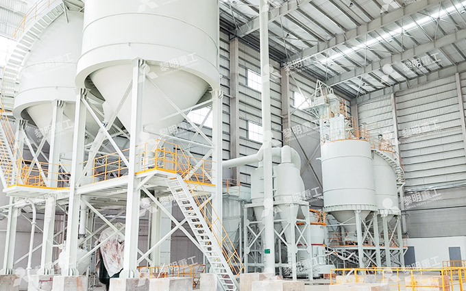 Thiết bị nghiền bột canxi nặng ứng dụng trong sản xuất bột bả matit